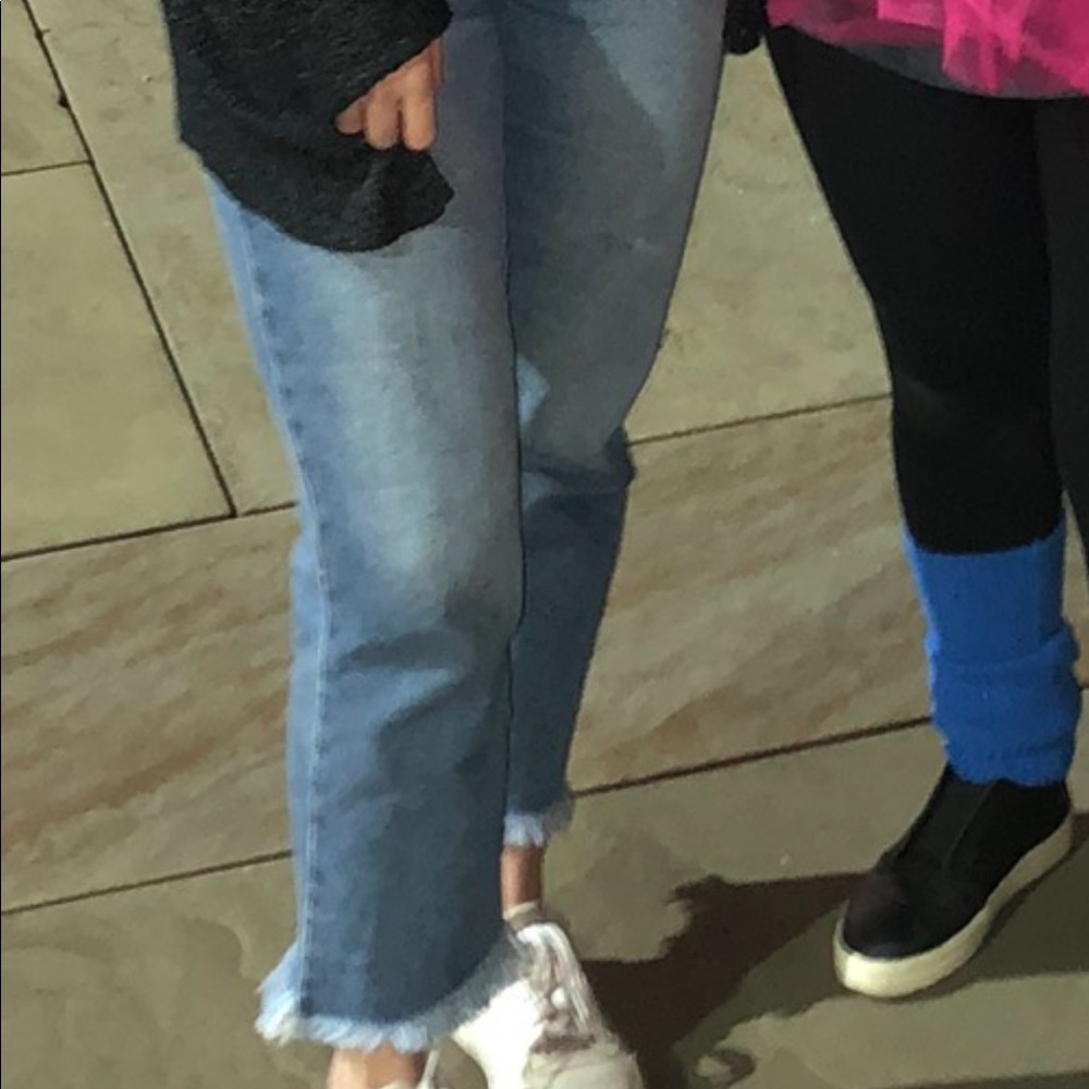 Cello straight leg crop jeans, super flattering!